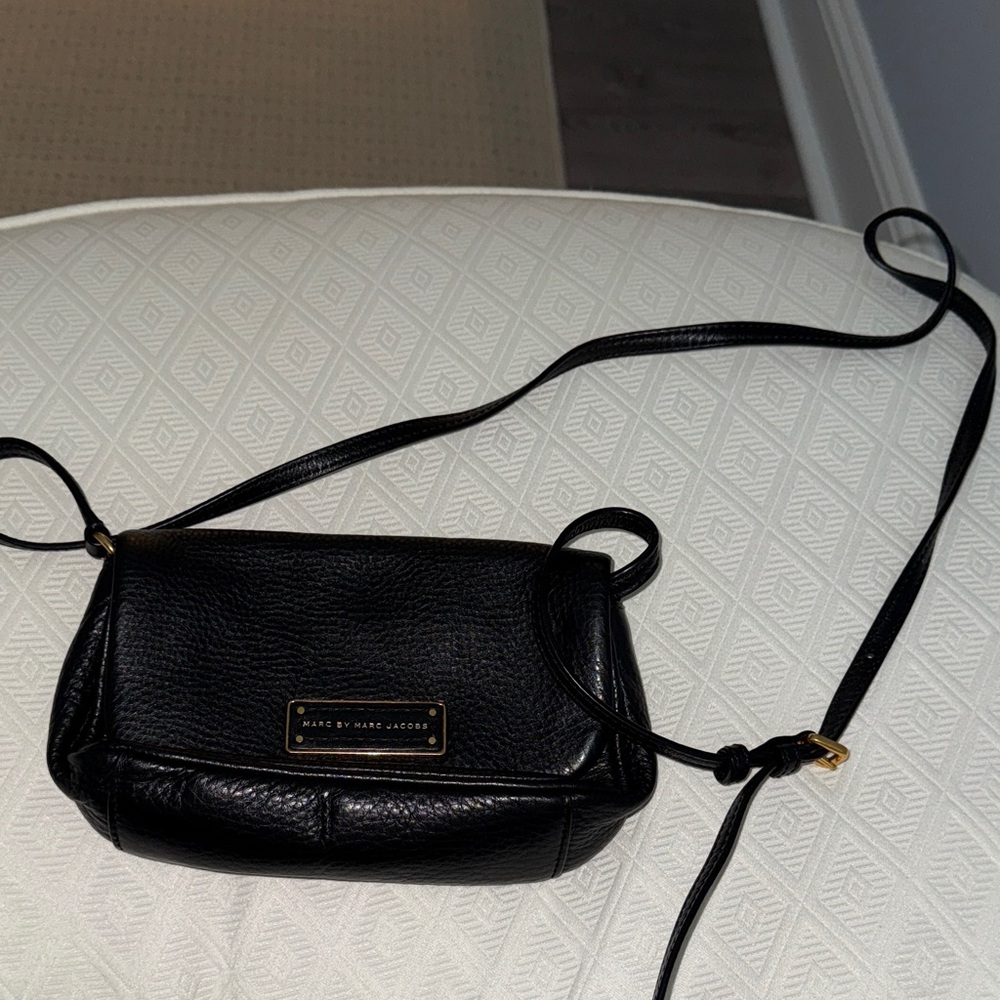 Marc Jacobs Elegant Black Crossbody Bag
